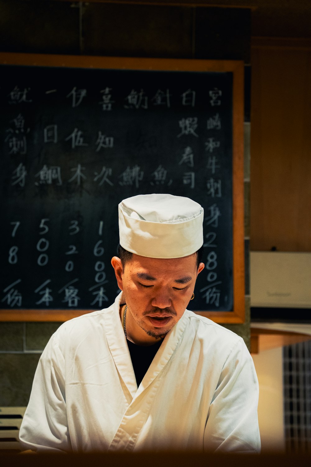 白衣の料理人